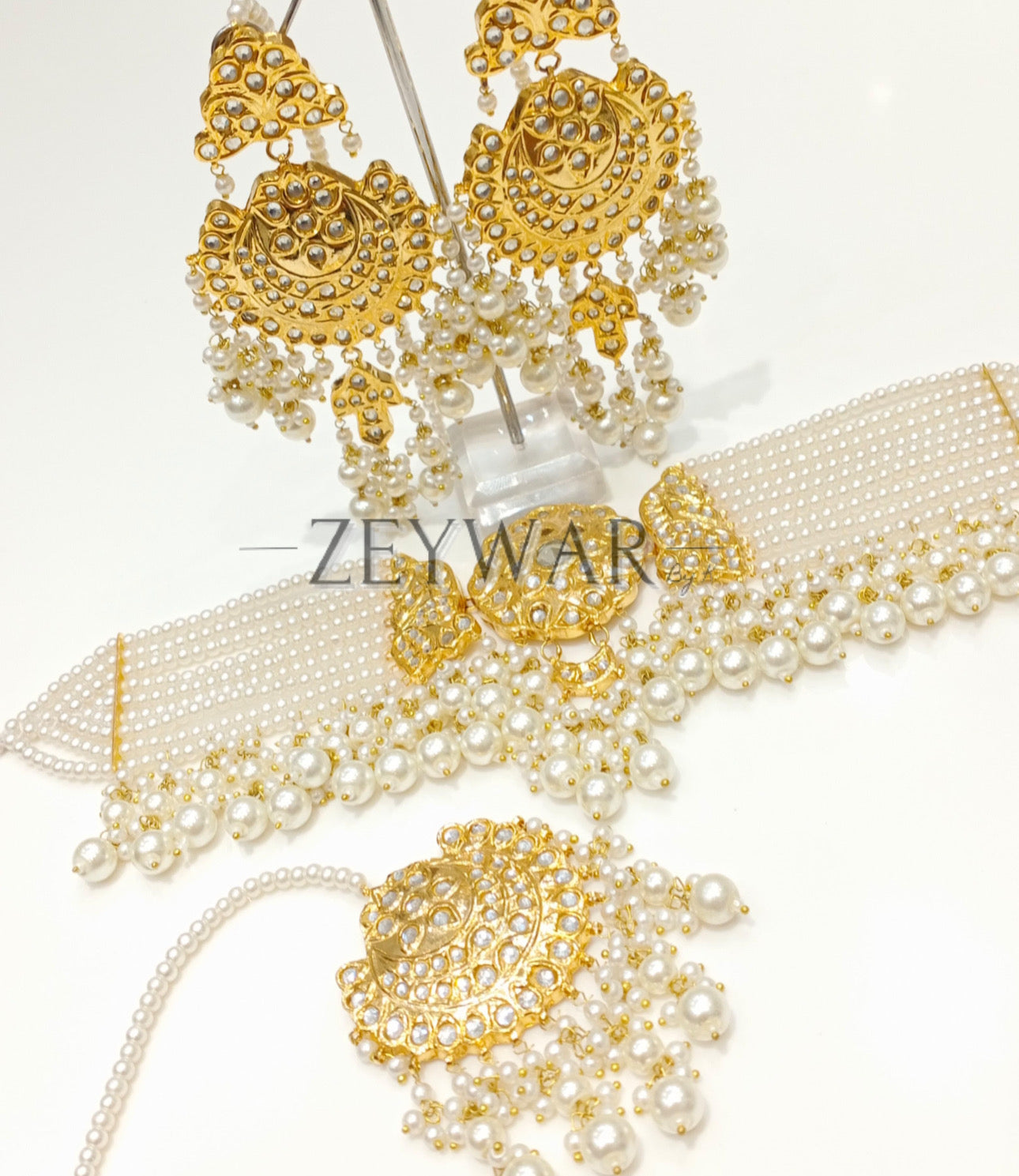 NAYMA | Gold-plated Thappa Kundan Set with Pearls