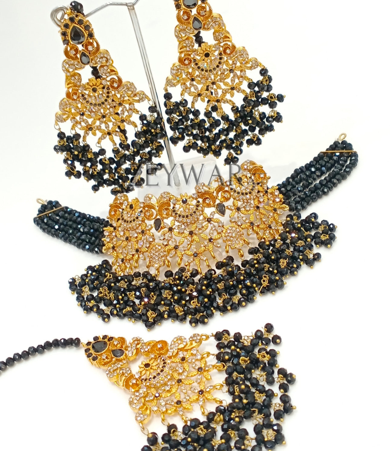 SUNAINA | AD Set with Earrings & Tikka