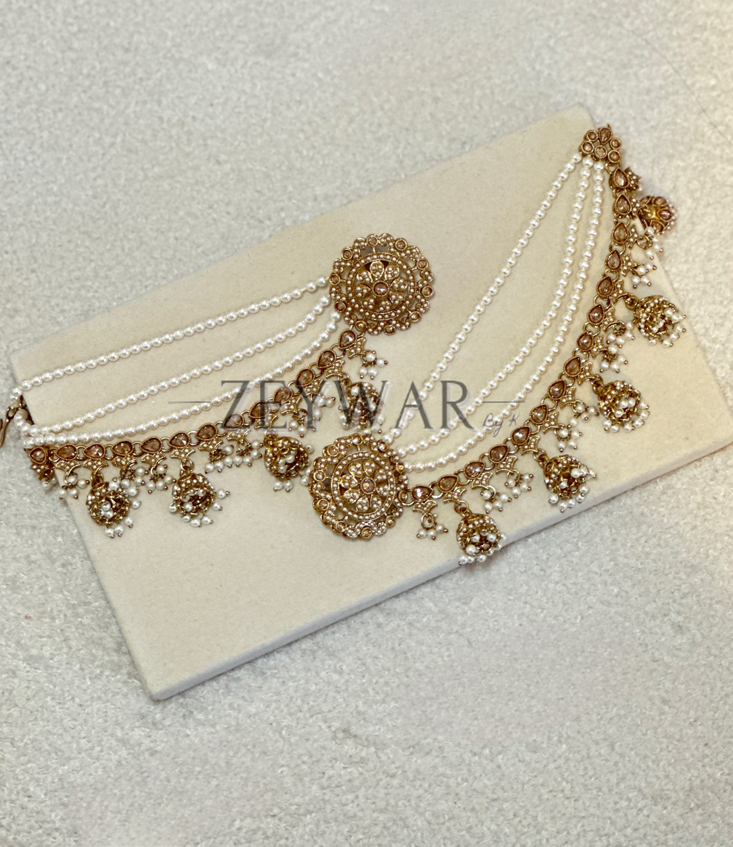 OMAYA | Studs with Saharey