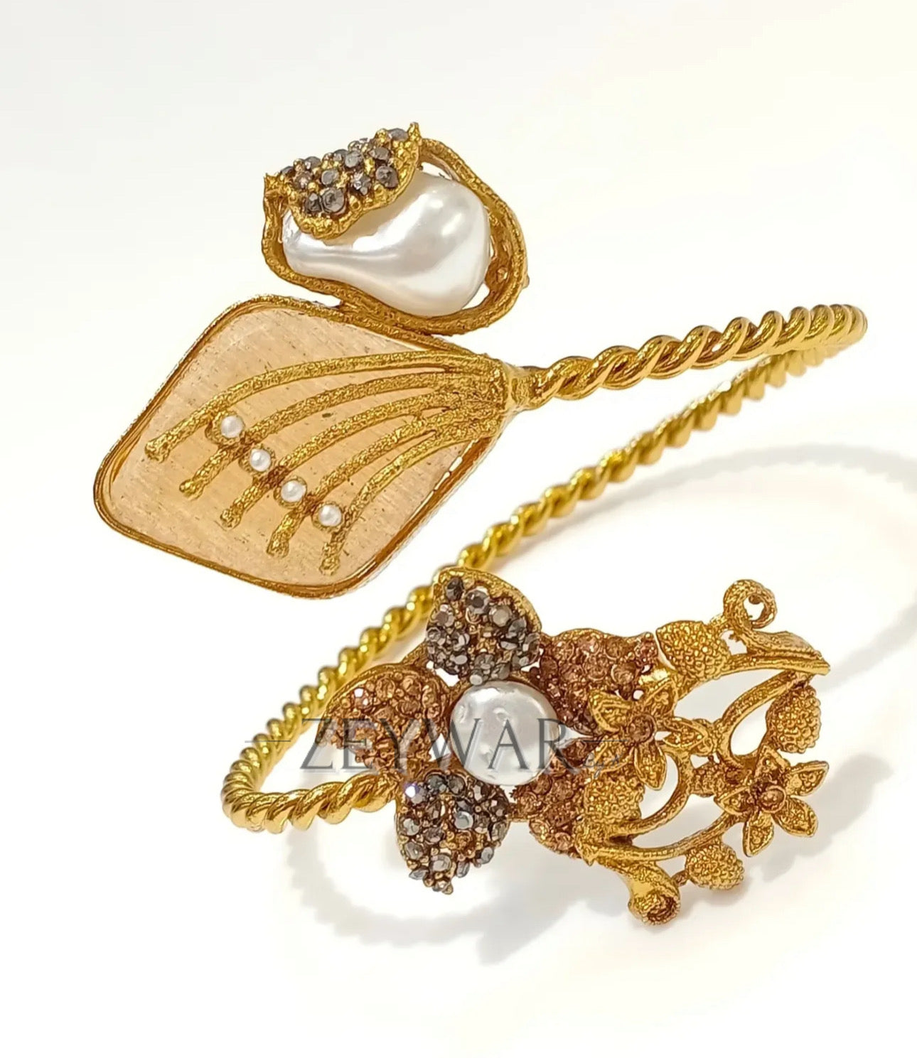 SHILPA | Mother Of Pearl Statement Bangles