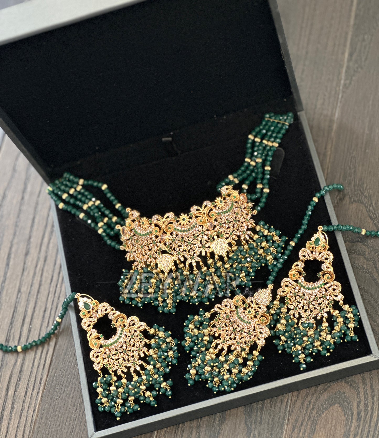 RABYA | Choker Set with Earrings & Tikka