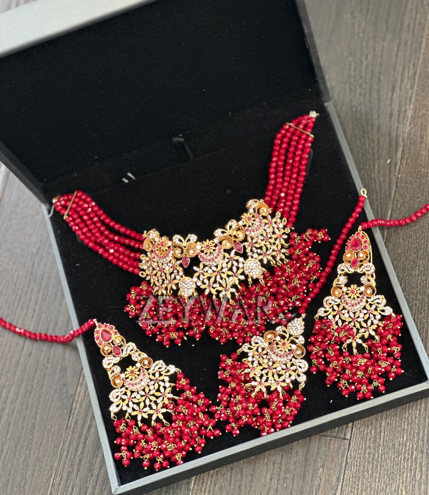 RABYA | Choker Set with Earrings & Tikka