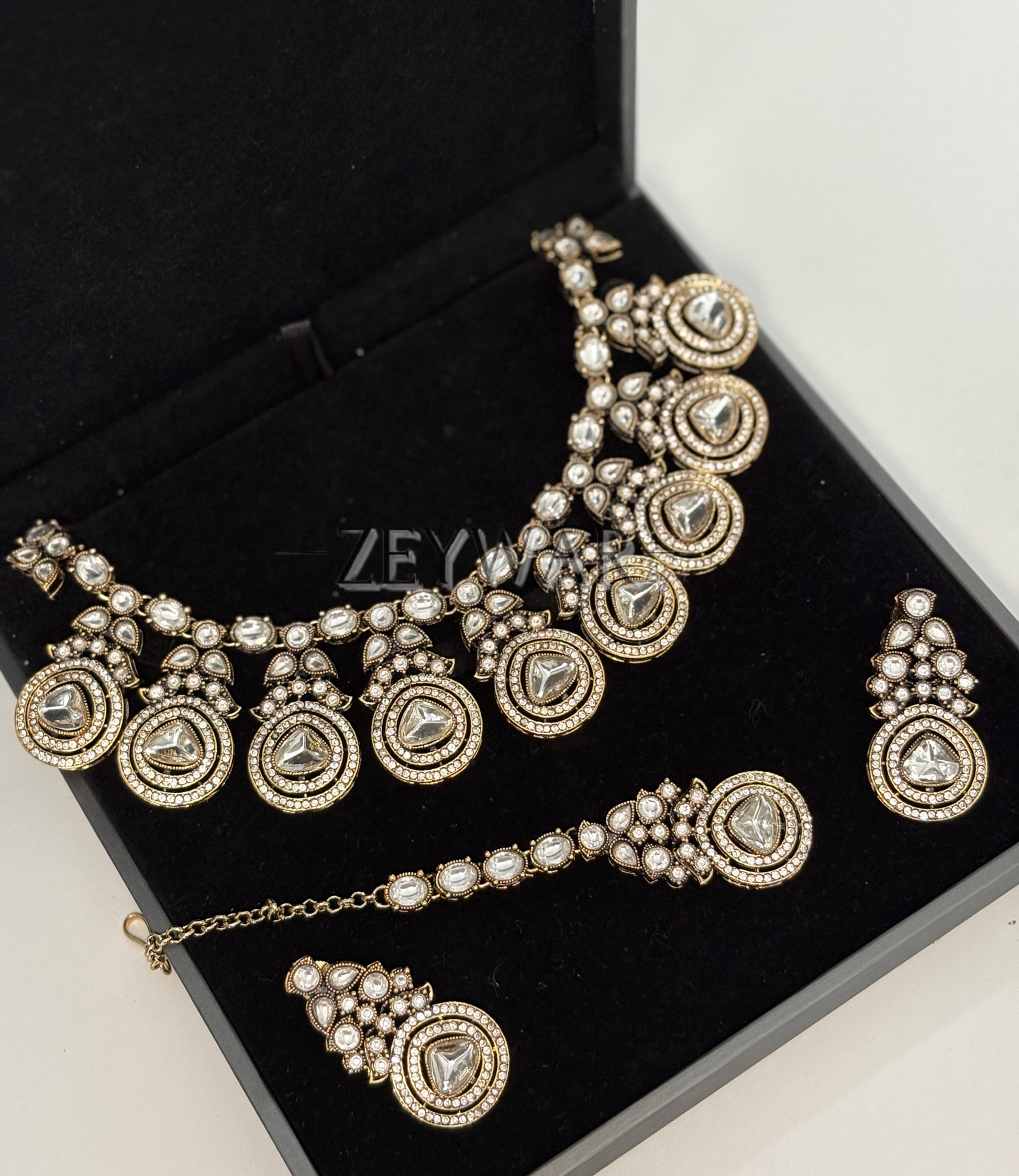 MEHAR | Moissanite Set with Studs & Tikka