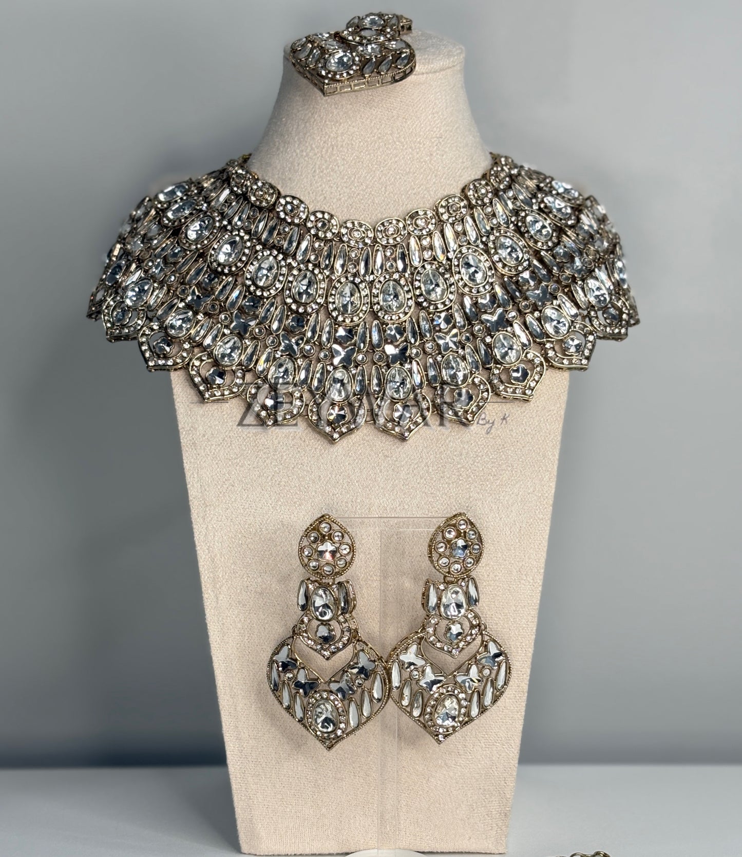 HANIA | Antique Polish AD & Kundan Wide Neck Bridal Set