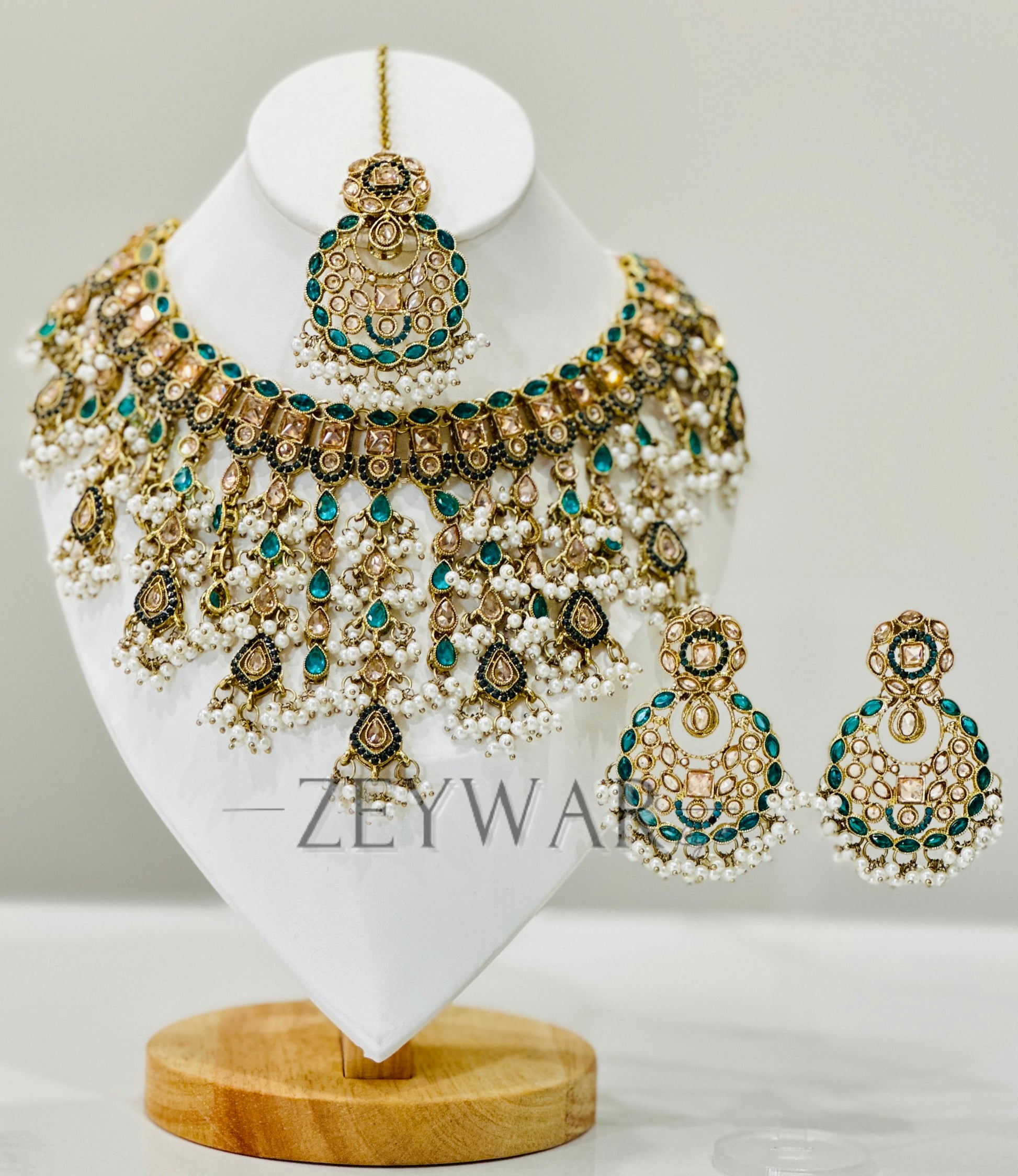 JAWARIA | Polki Necklace with Earrings & Tikka