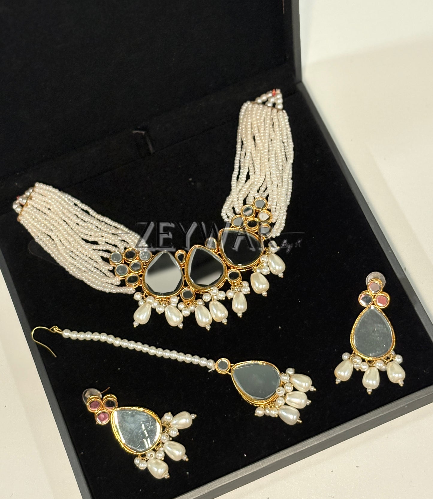 NAINA | Mirror Necklace with Pearl Choker