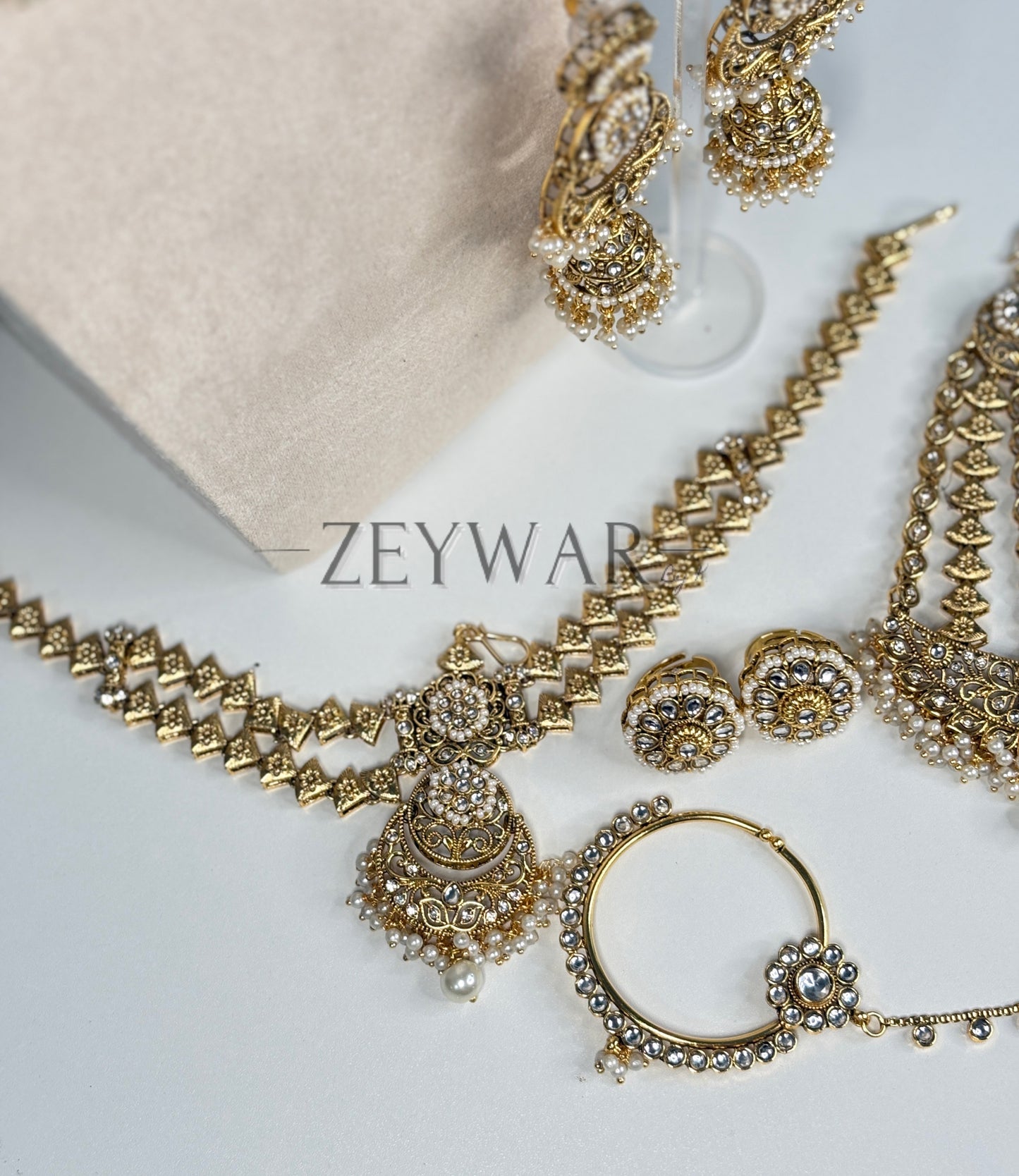 NAZAL | 8 Piece Gold-Plated Kundan Bridal Set