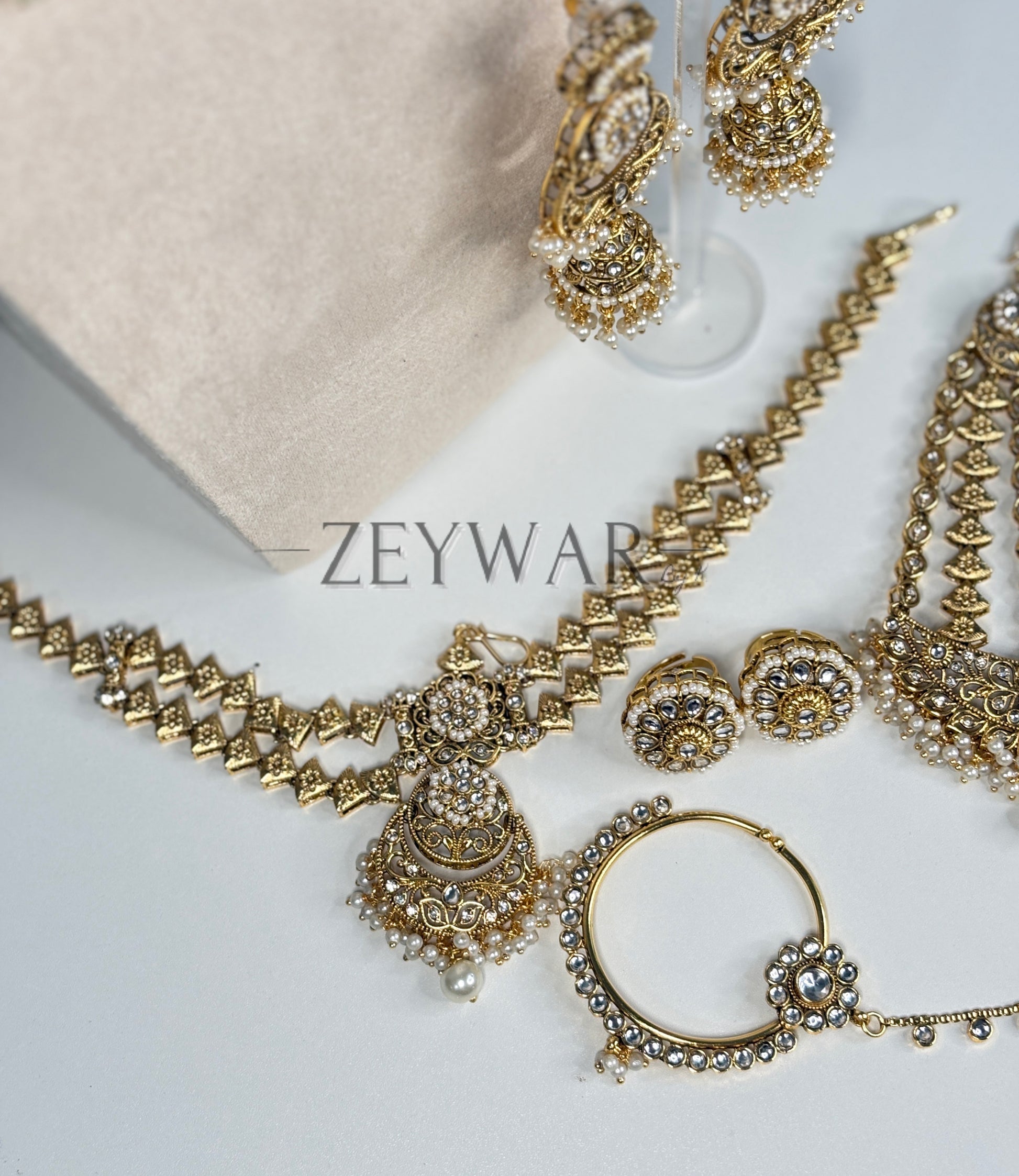NAZAL | 8 Piece Gold-Plated Kundan Bridal Set