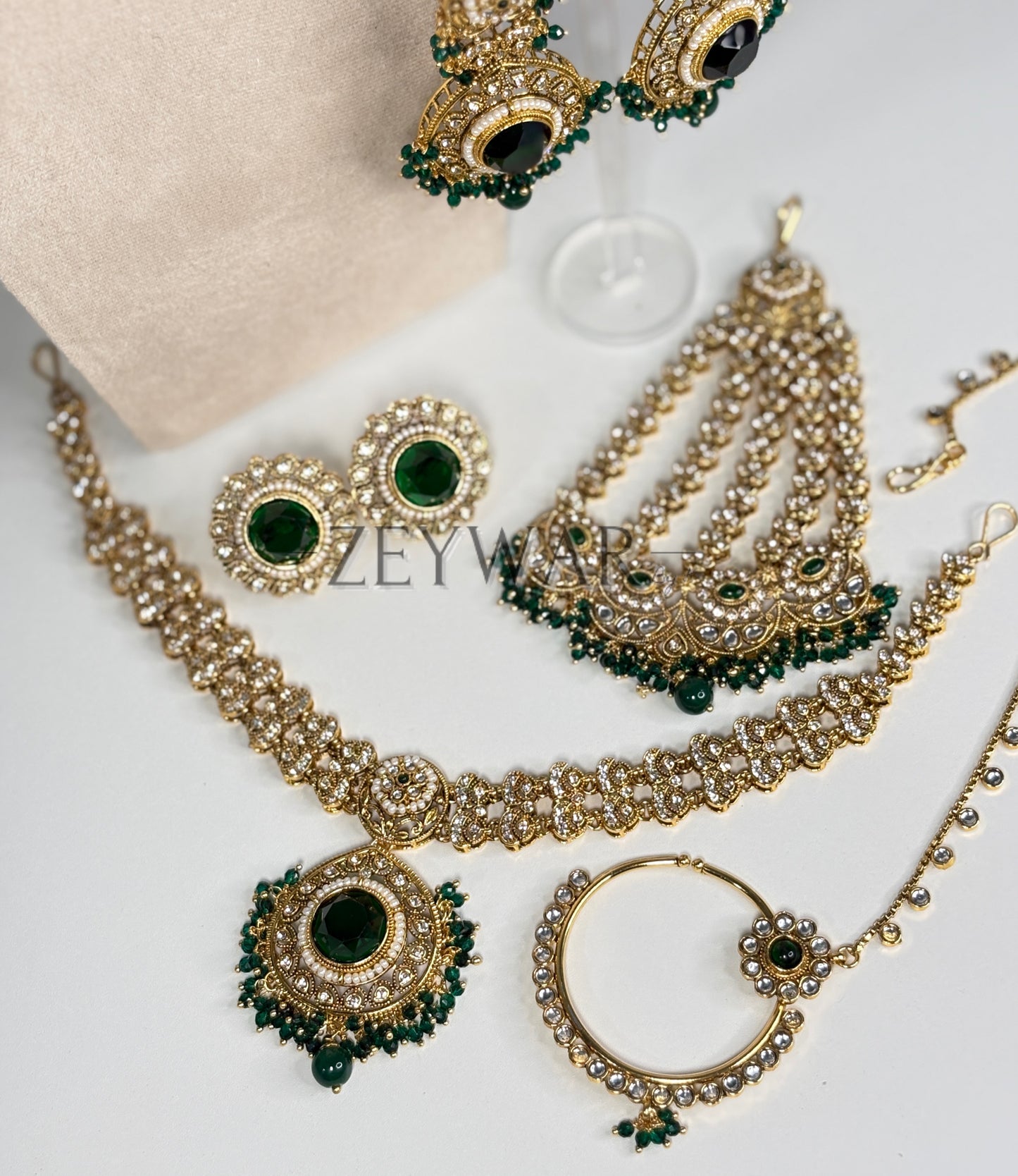 LAIBA | 8 Piece Gold-Plated Kundan Bridal Set