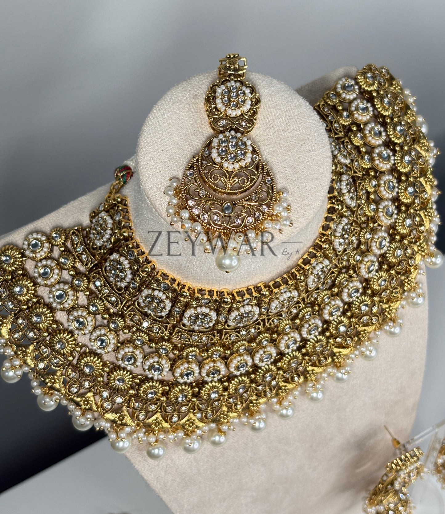 NAZAL | 8 Piece Gold-Plated Kundan Bridal Set