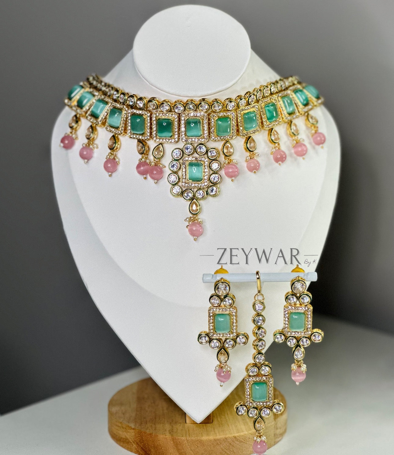 MAIRA | Tyani Kundan Set with Mona Lisa Stone