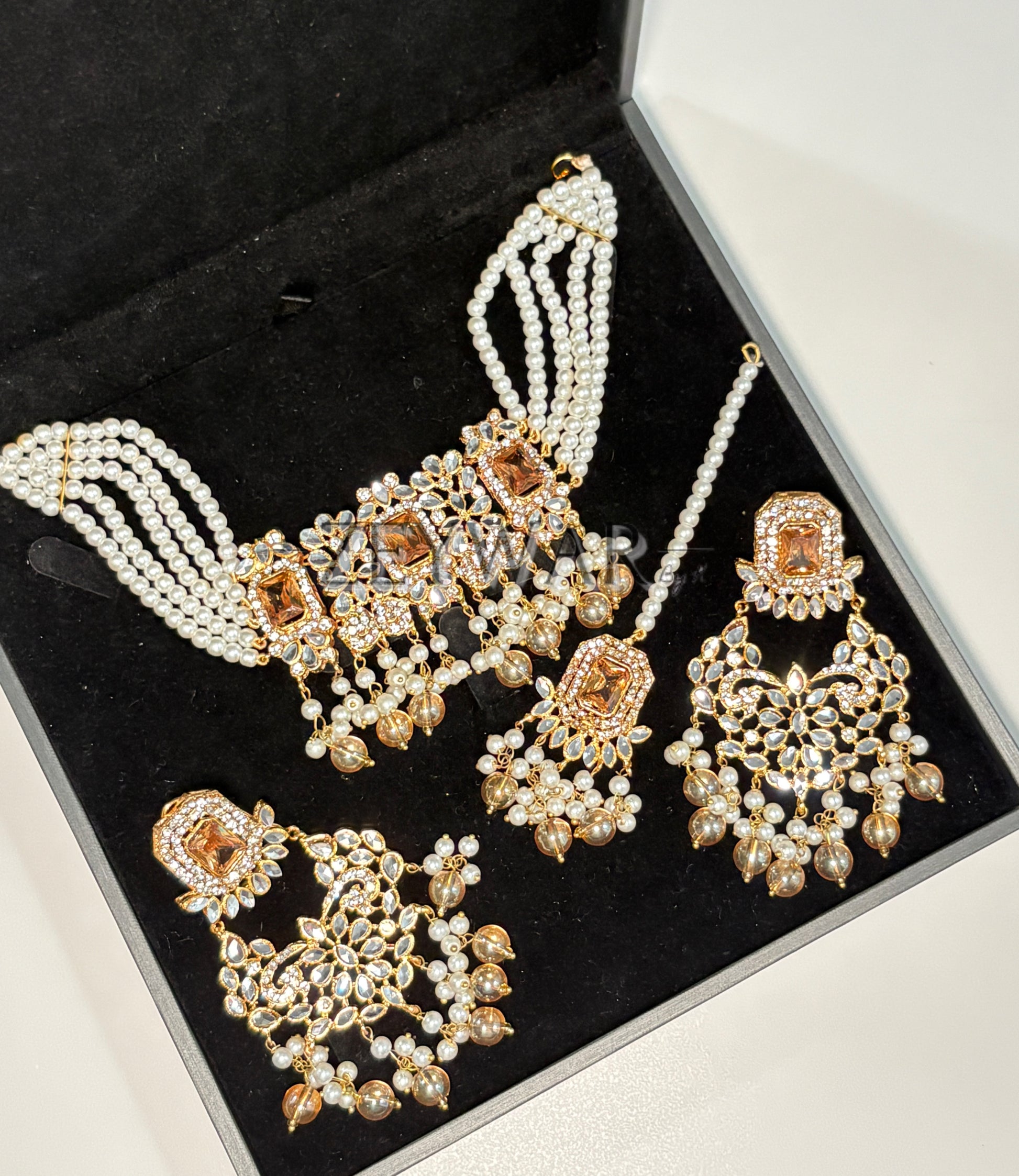 KEYANA | Kundan & AD Pakistani Style Set