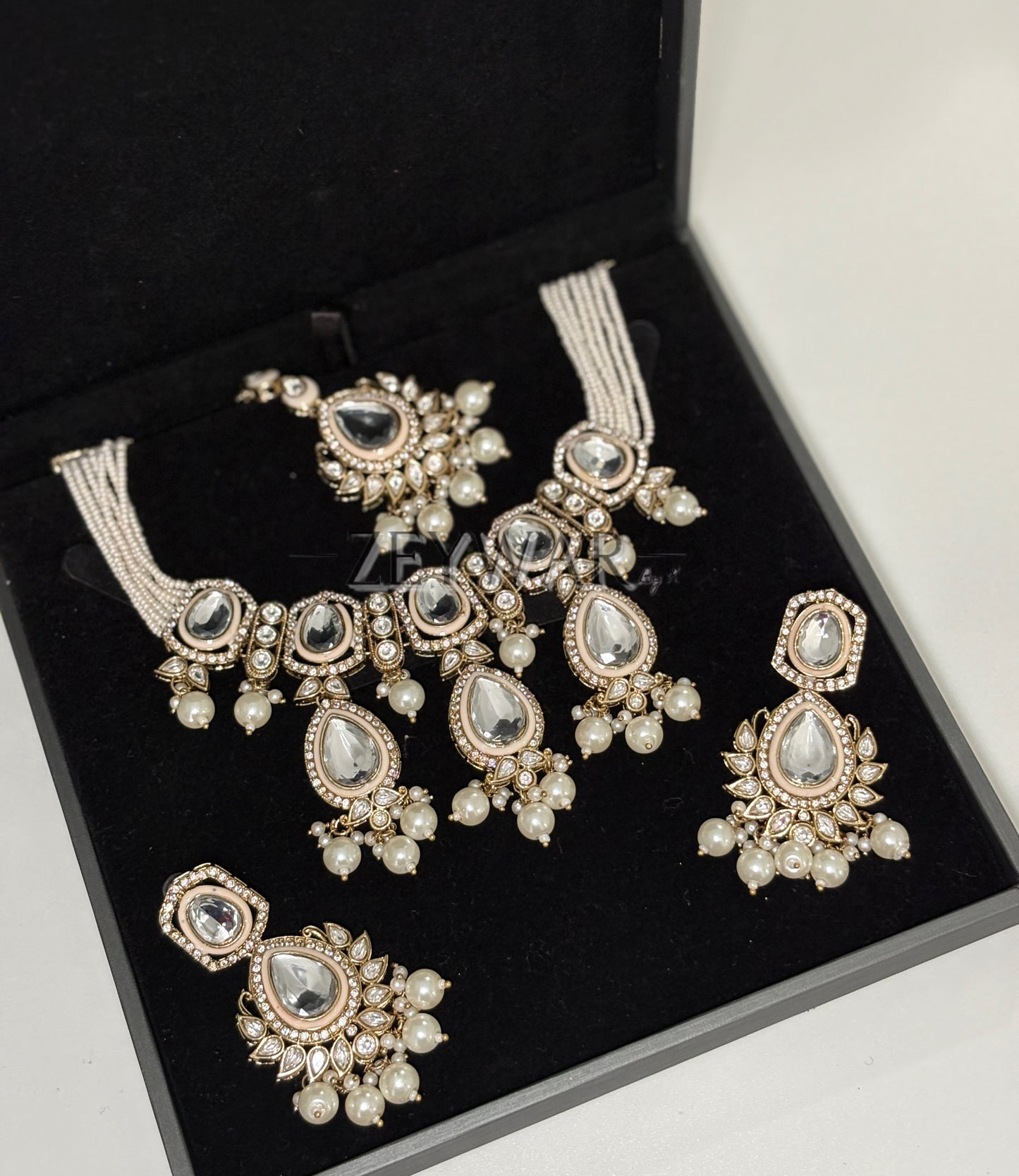 SAAMIAH | Uncut Polki Set with Earrings & Tikka