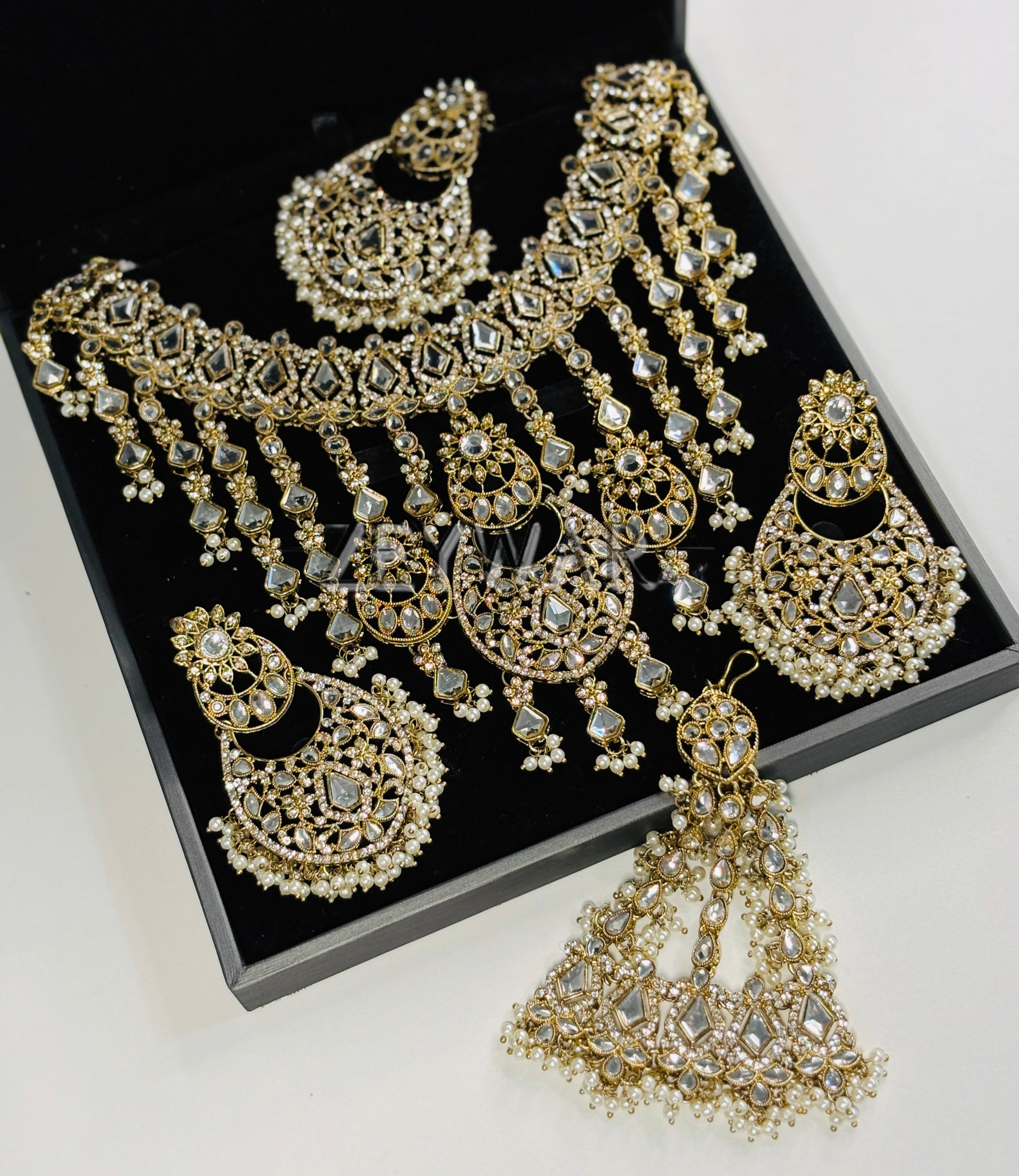 QAMAR | AD & Kundan Waterfall Bridal/Semi-Bridal Set