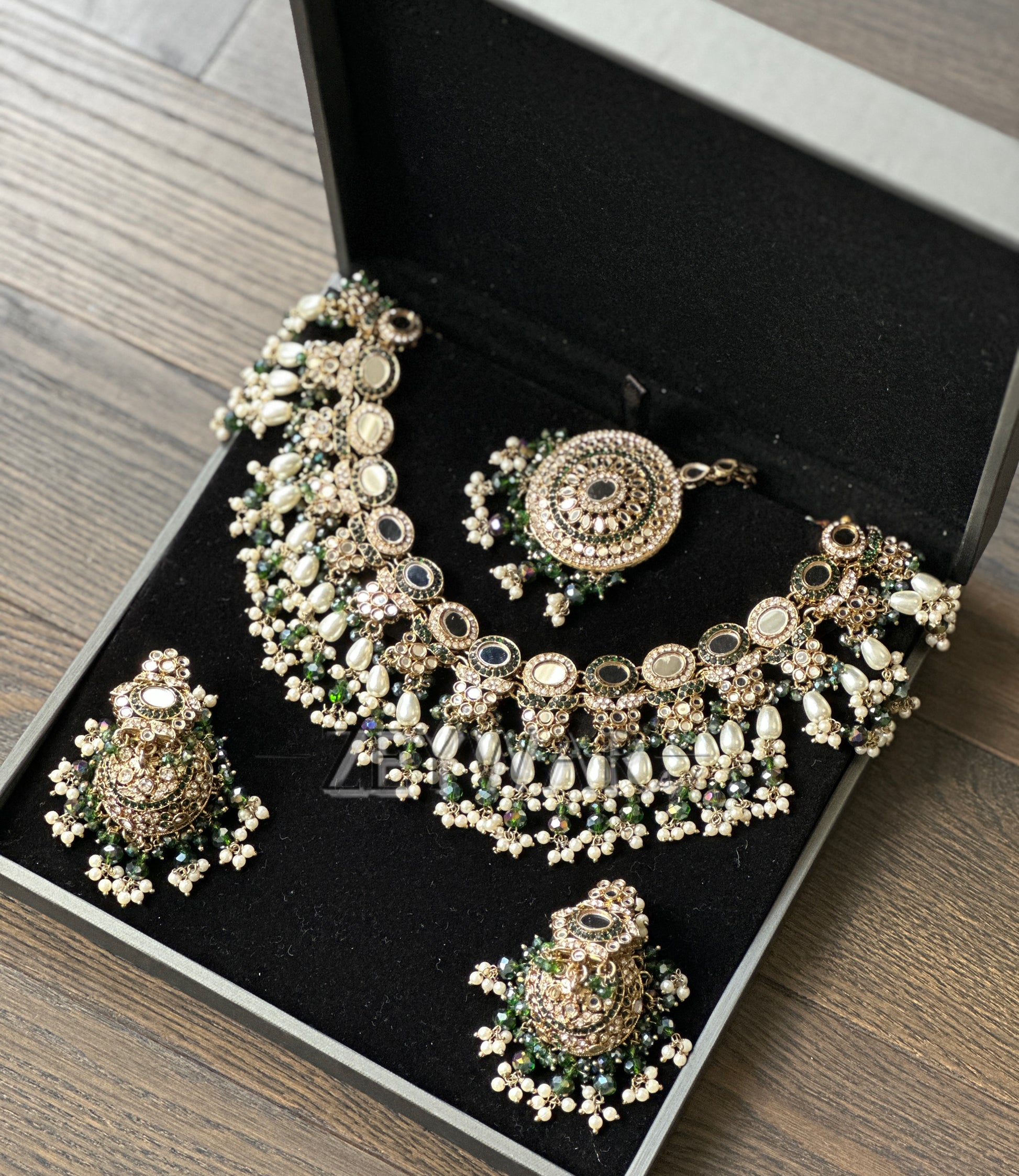 ANEEMA | Semi Bridal Mirror & AD Set