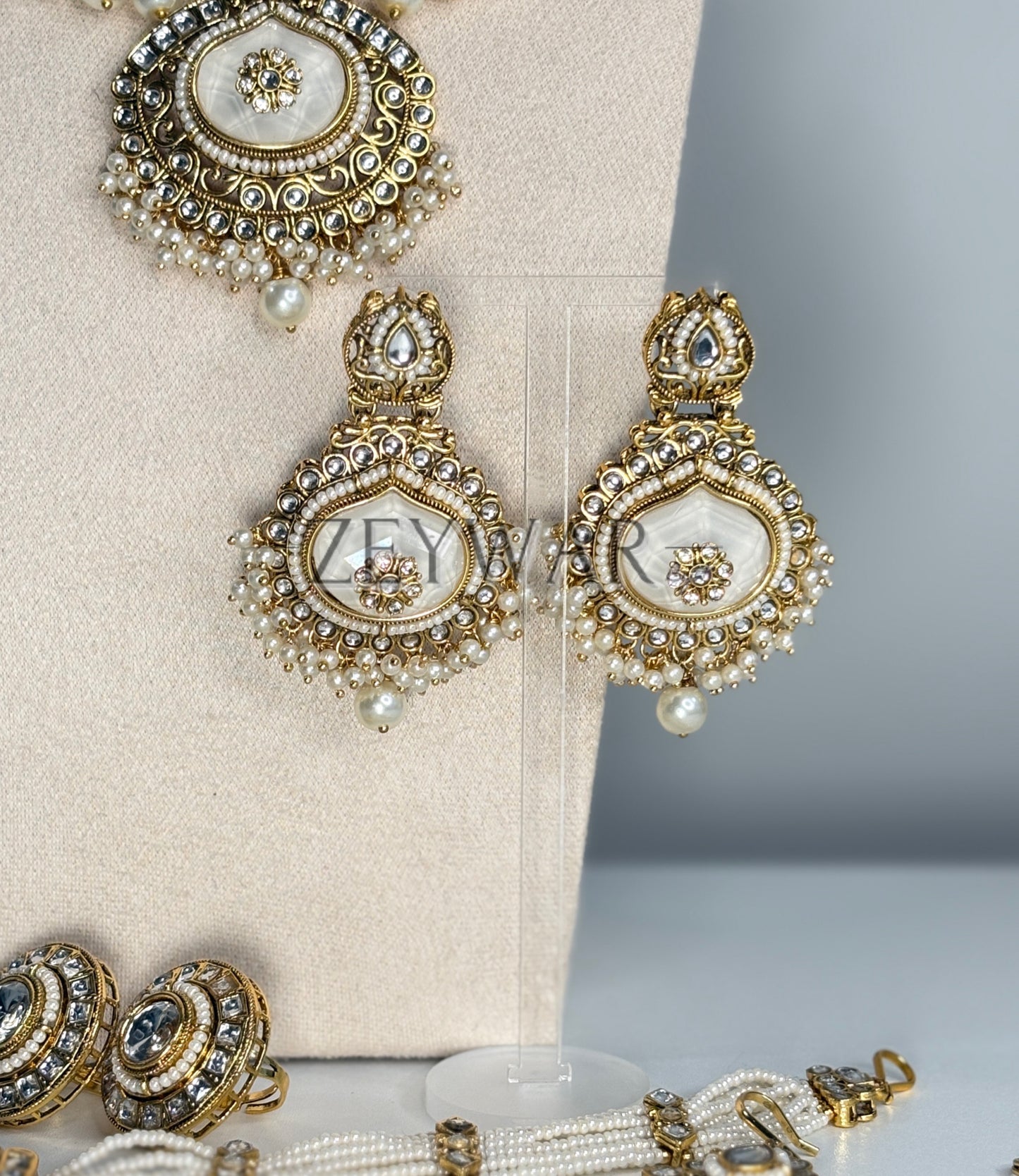 IQRAH | 8 Piece Gold-Plated Kundan Bridal Set
