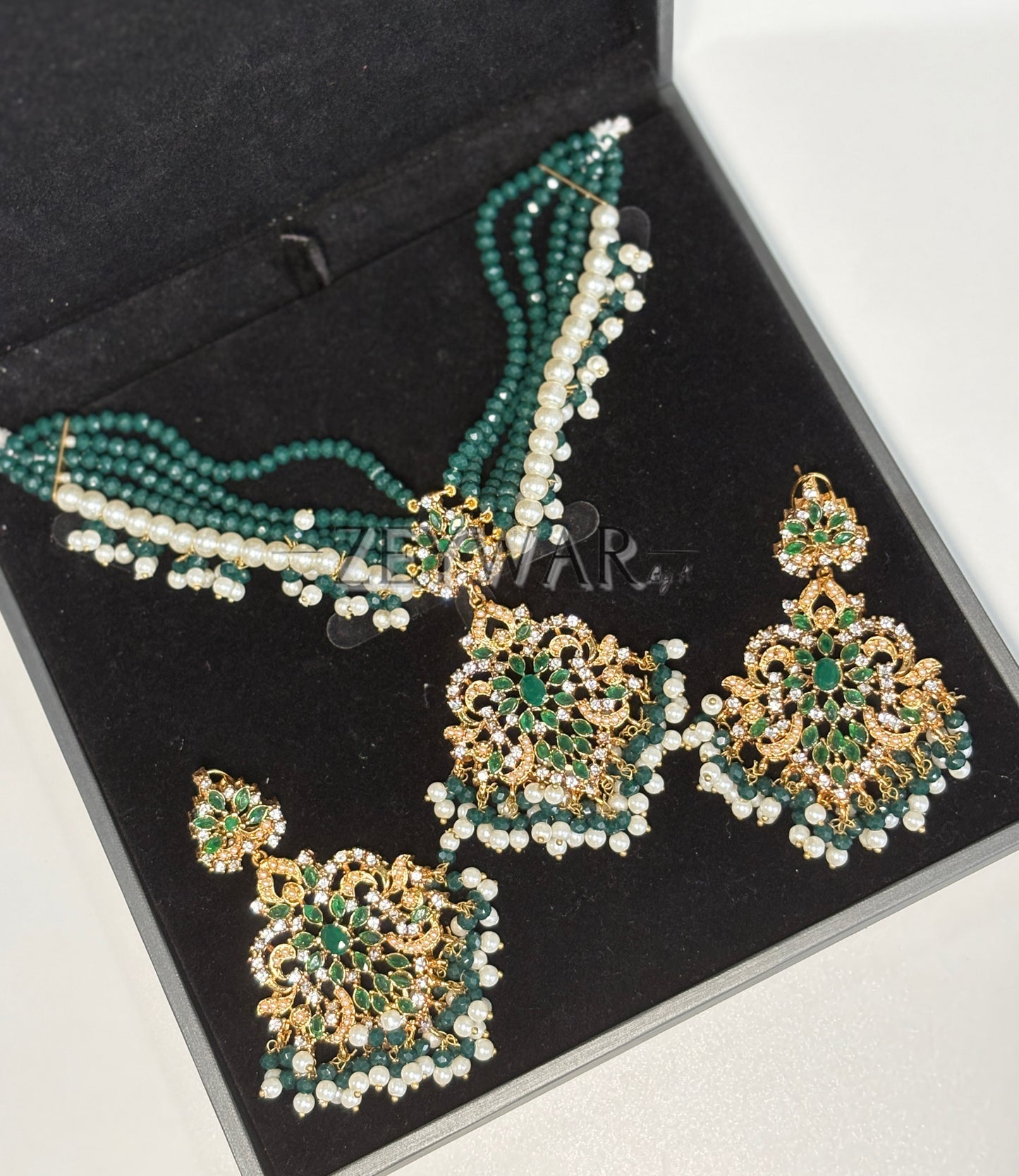 WARDA | Stunning Choker with Earrings
