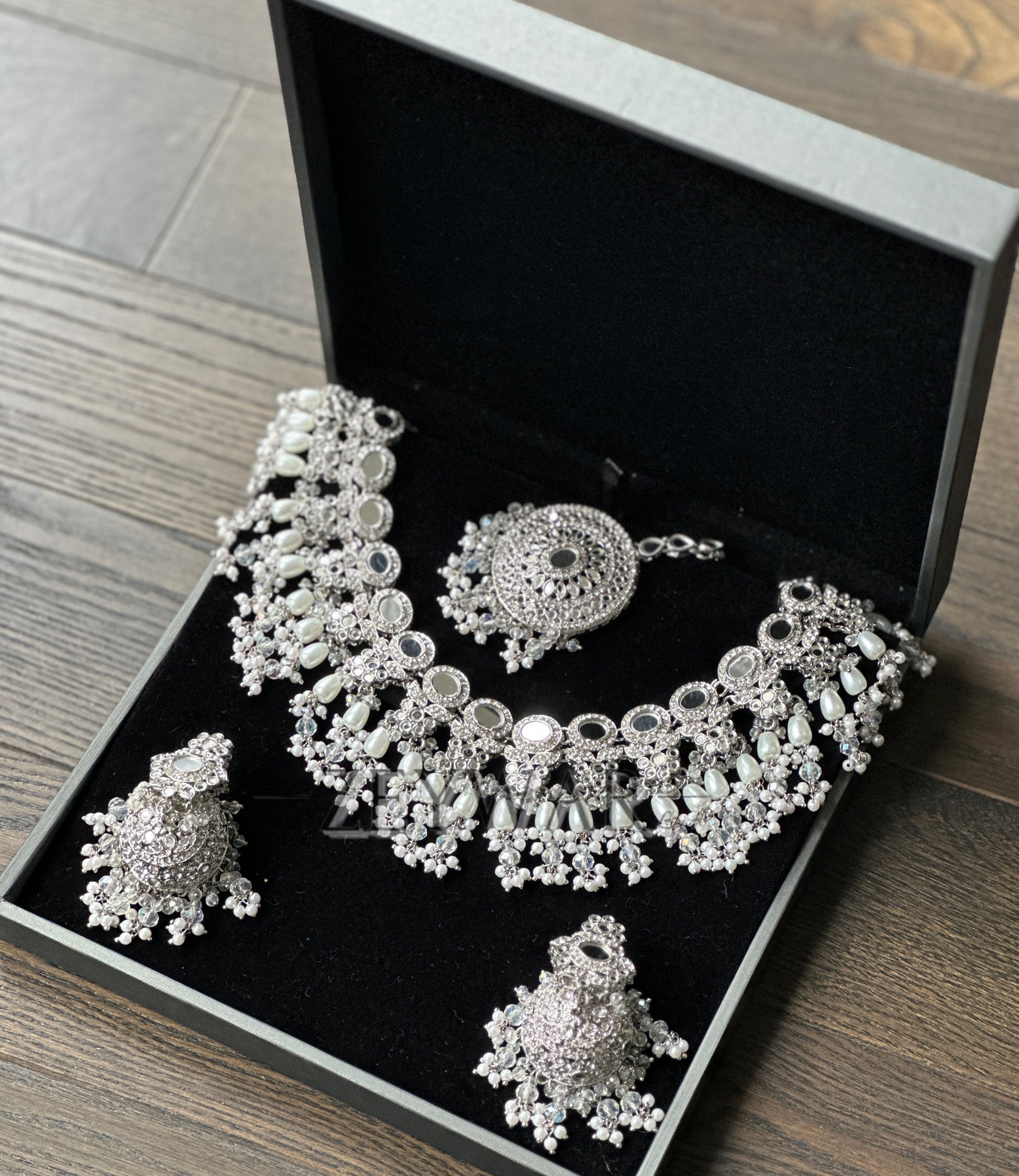 ANEEMA | Semi Bridal Mirror & AD Set