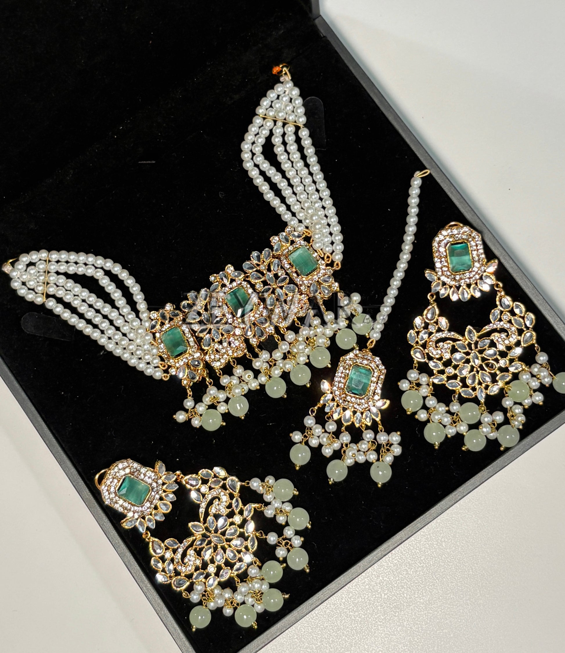 KEYANA | Kundan & AD Pakistani Style Set