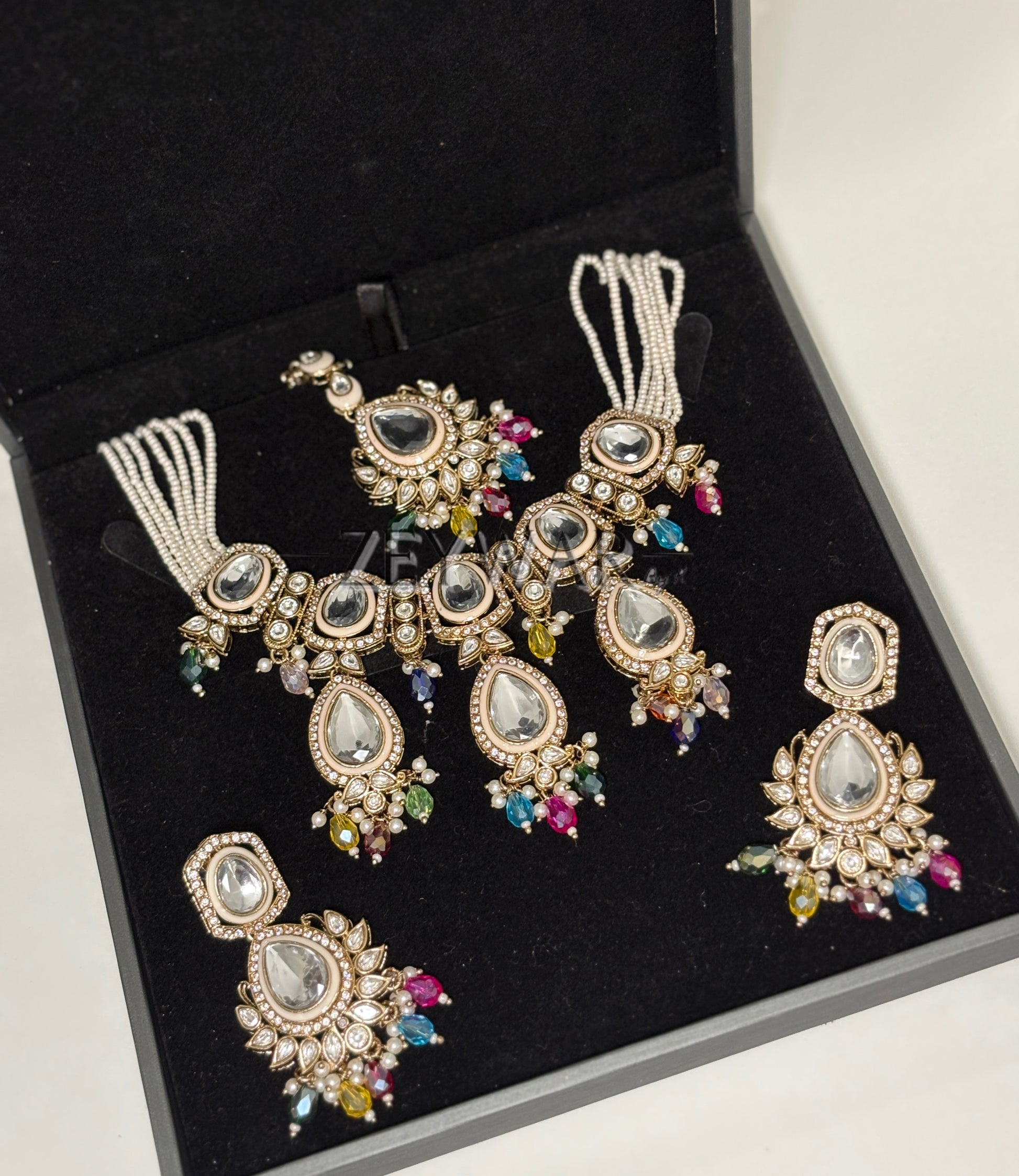 SAAMIAH | Uncut Polki Set with Earrings & Tikka