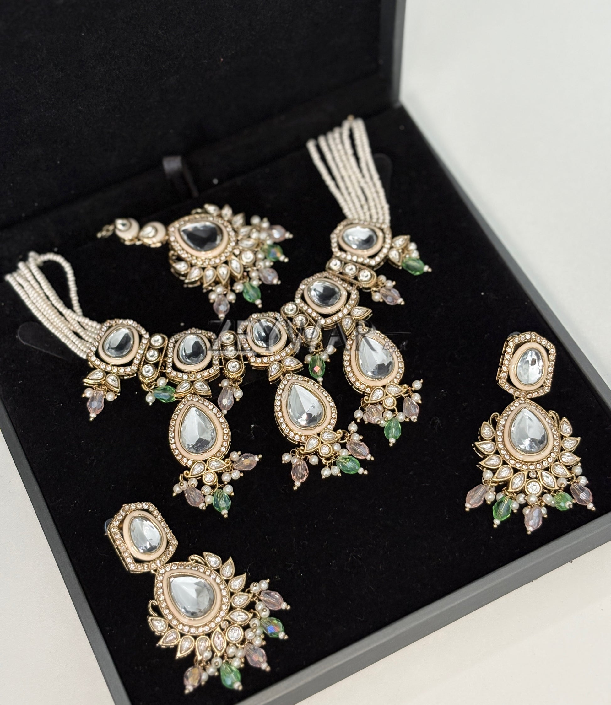 SAAMIAH | Uncut Polki Set with Earrings & Tikka