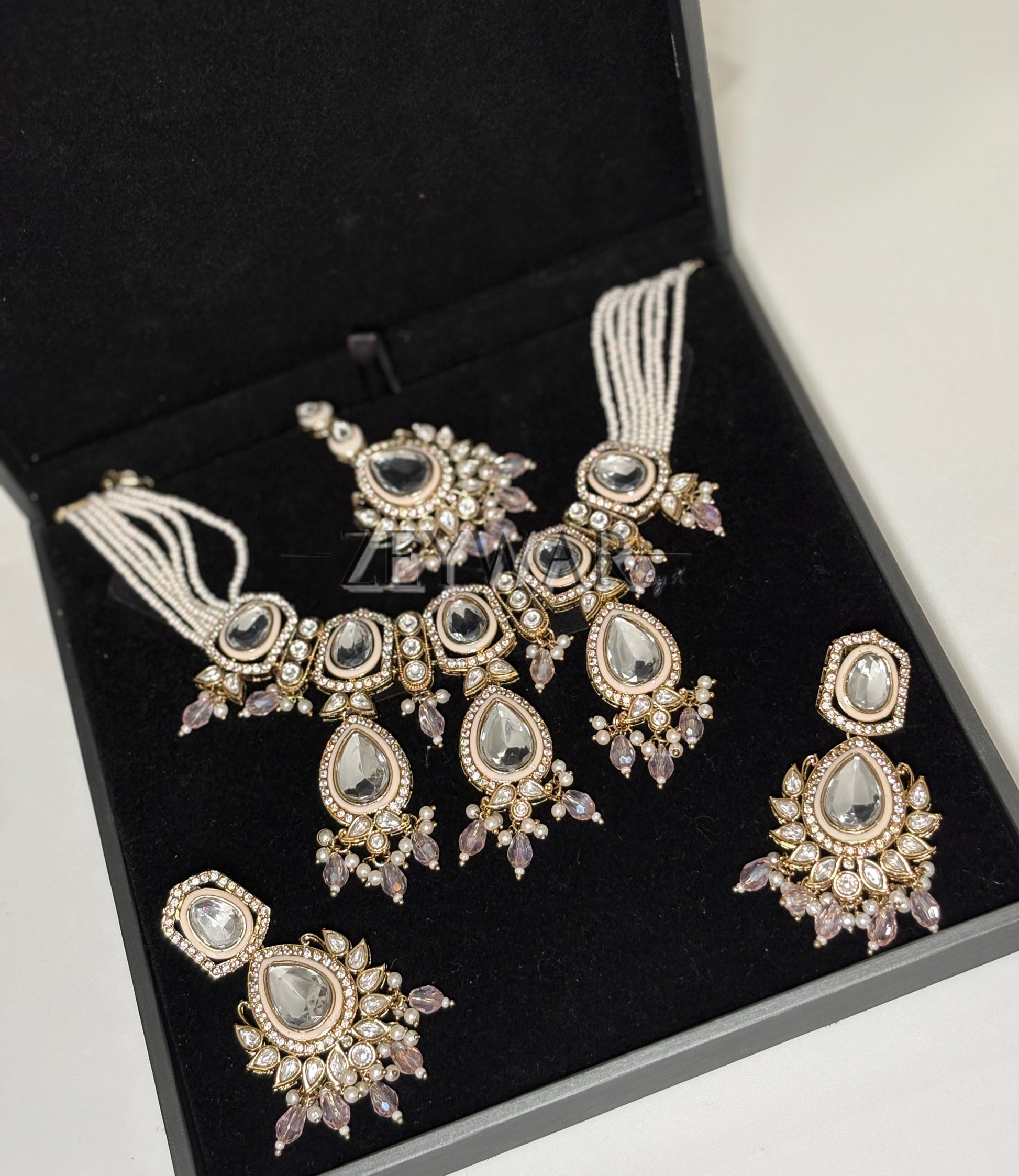 SAAMIAH | Uncut Polki Set with Earrings & Tikka