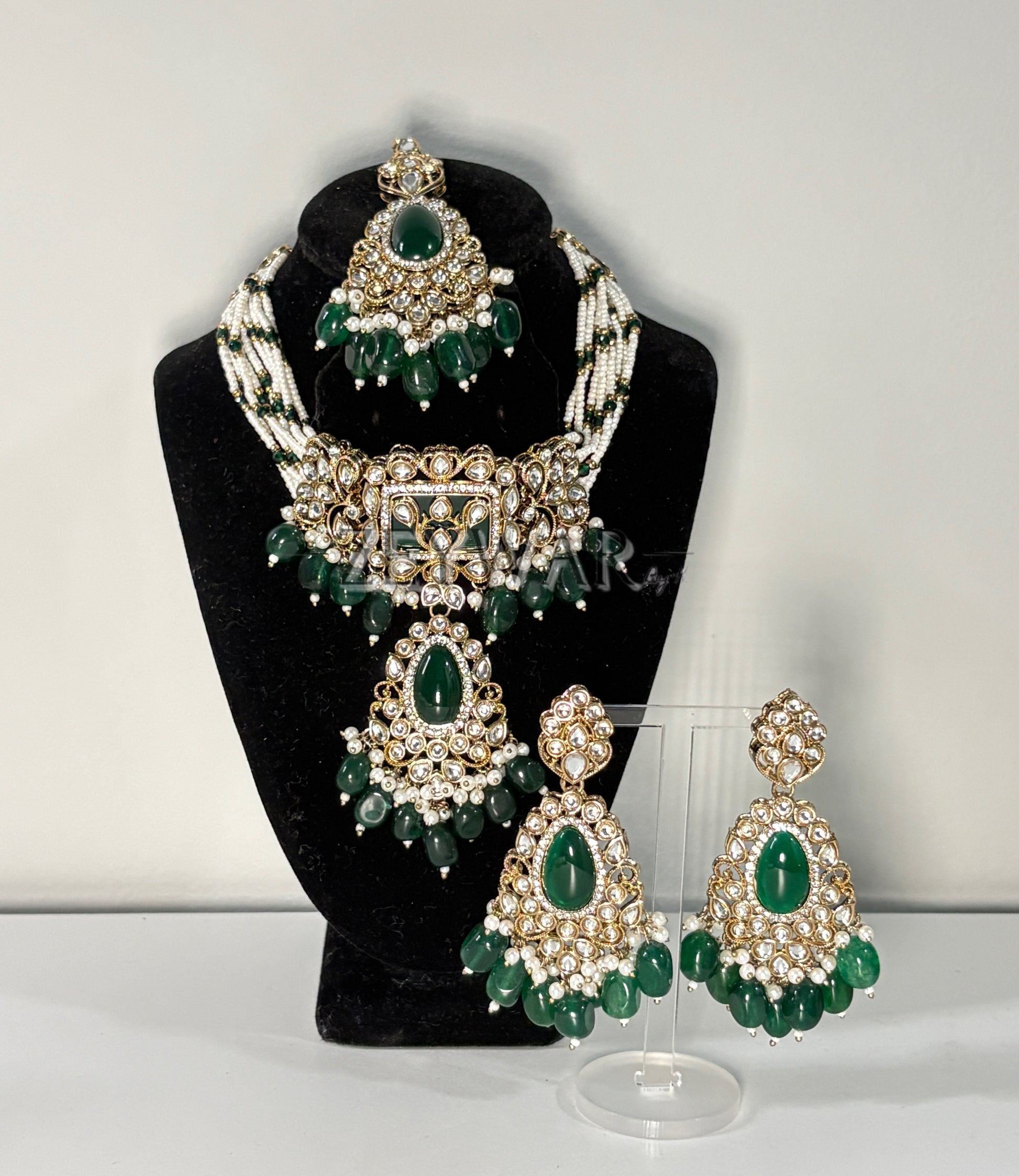 MANAAL | Teardrop Shaped Kundan Set