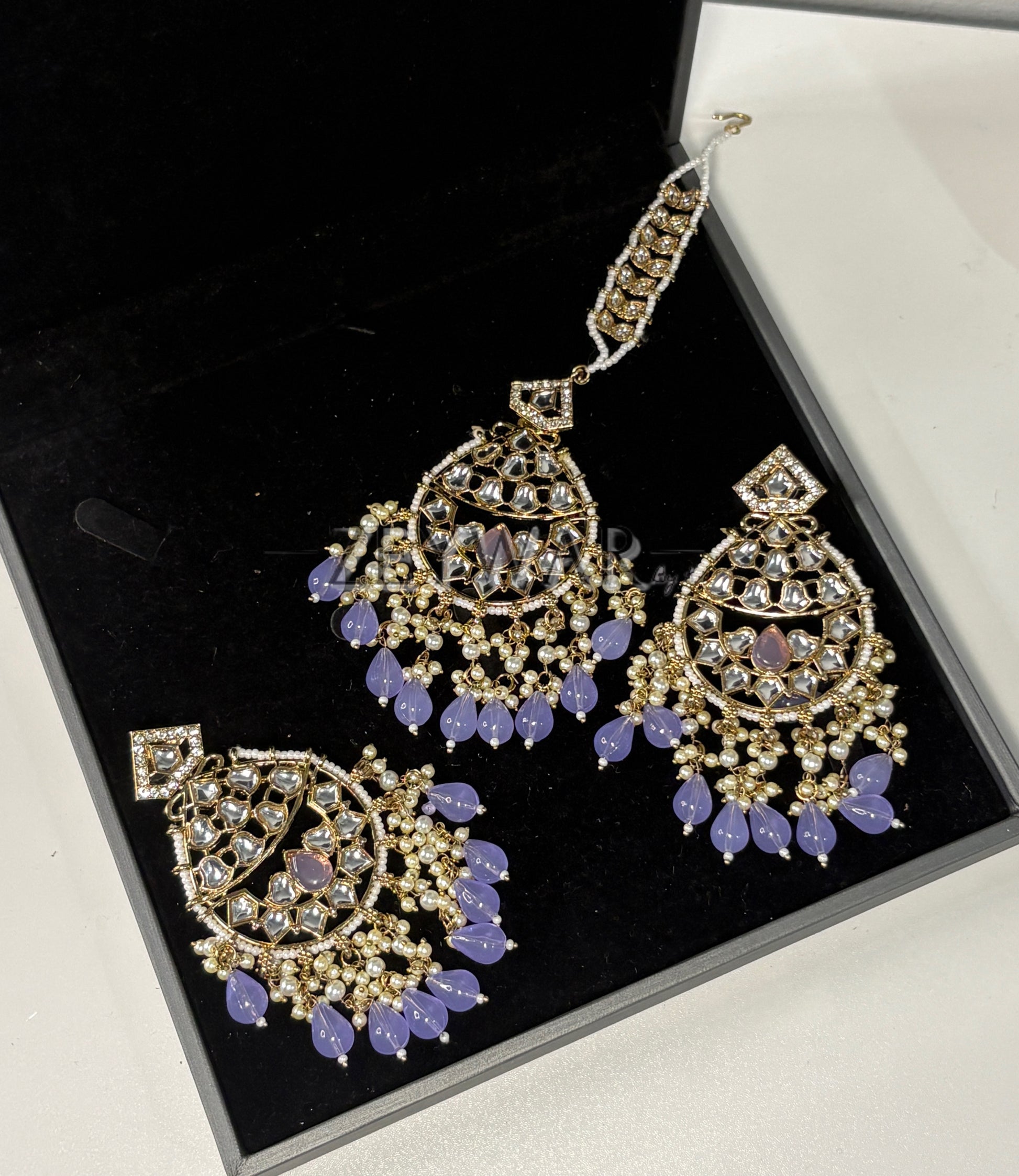 DALIA | Teardrop Shaped Kundan Earring & Tikka