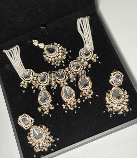 SAAMIAH | Uncut Polki Set with Earrings & Tikka