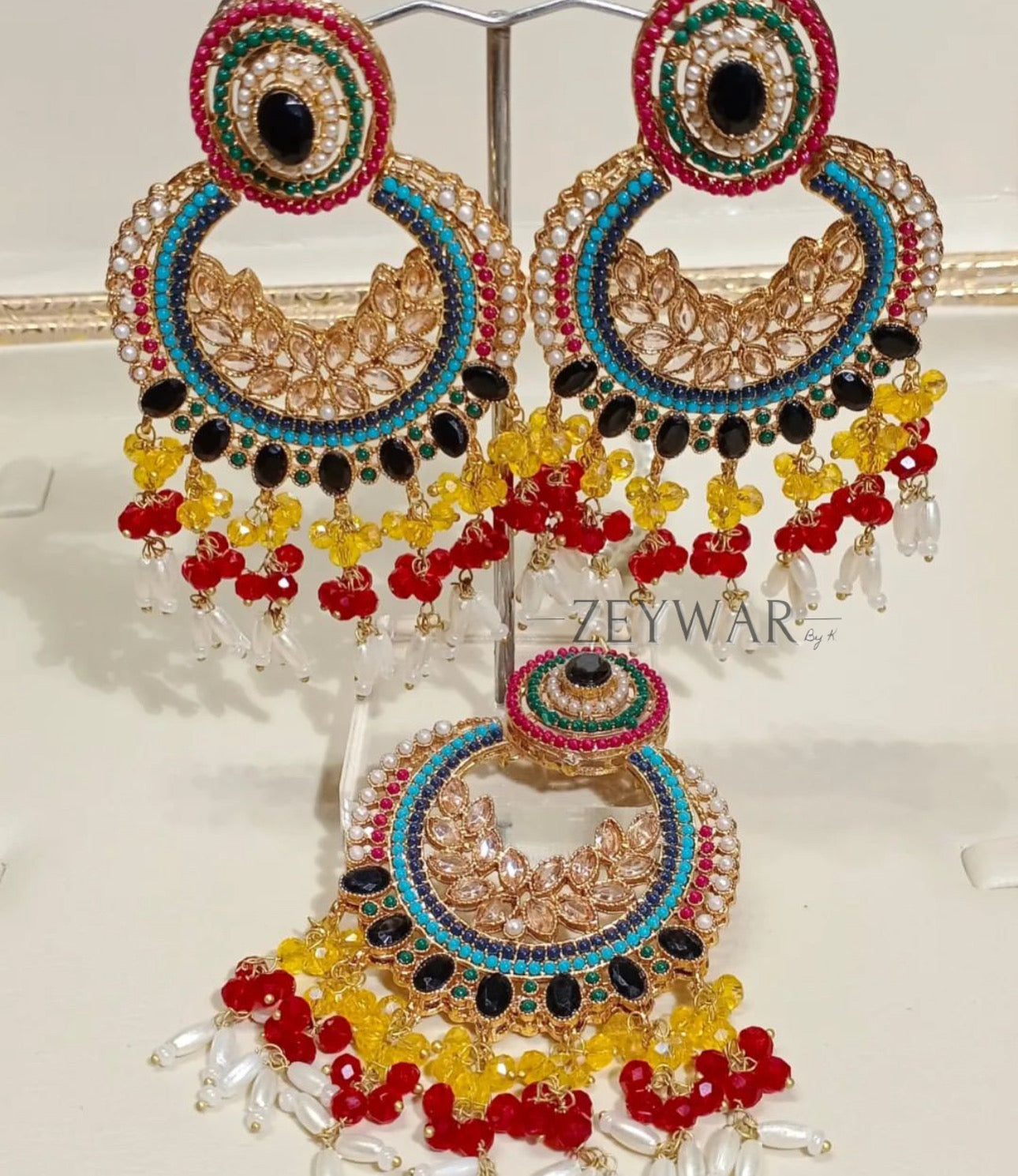 AMYRAH | Vibrant Earring & Tikka