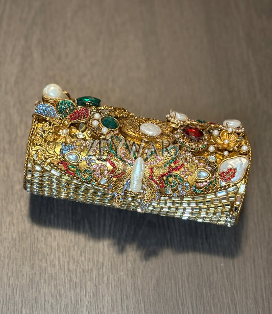 NUMRAH | Medium Embellished Kundan & Metal Clutch