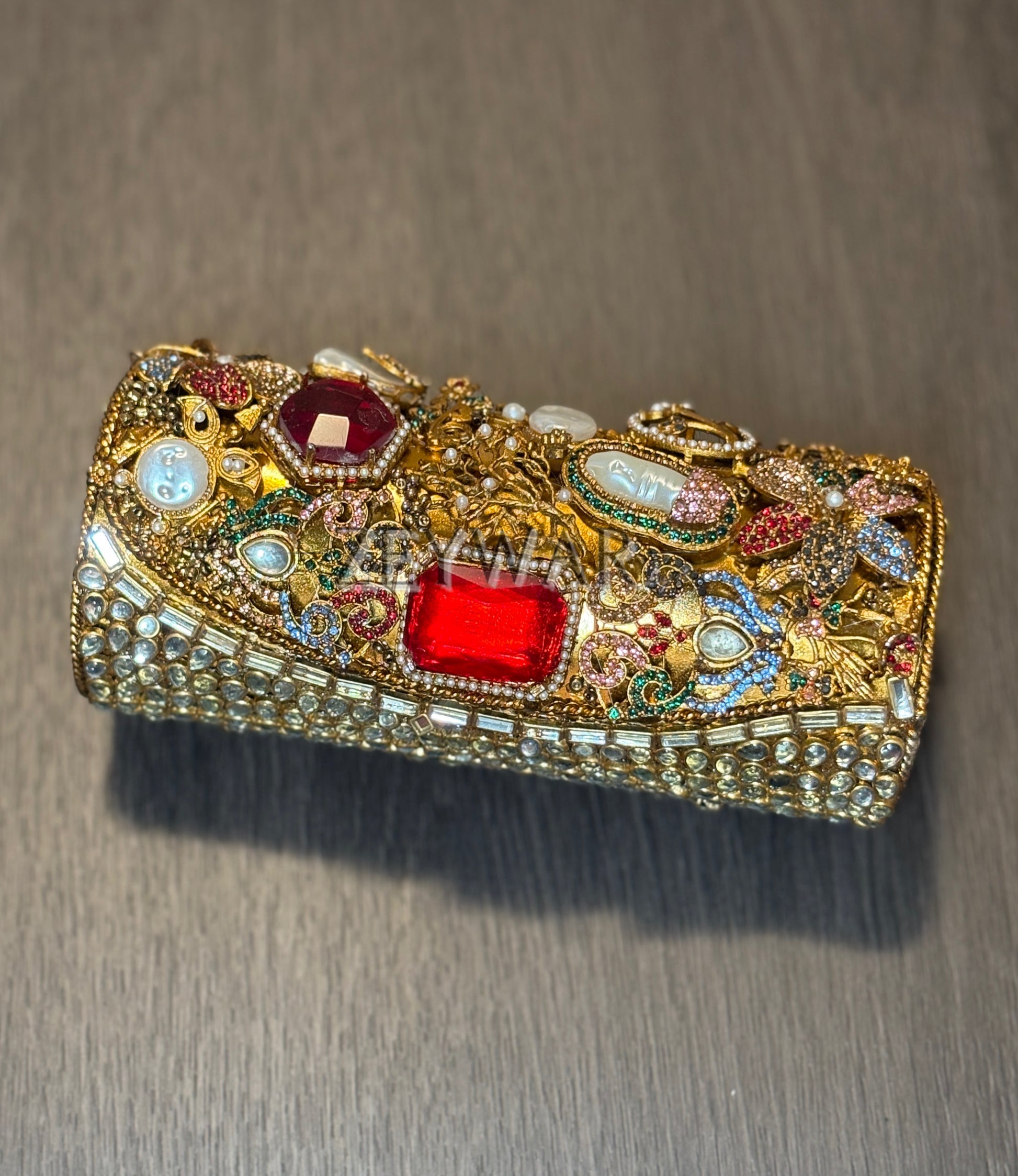 AASMA | Medium Embellished Kundan & Metal Clutch