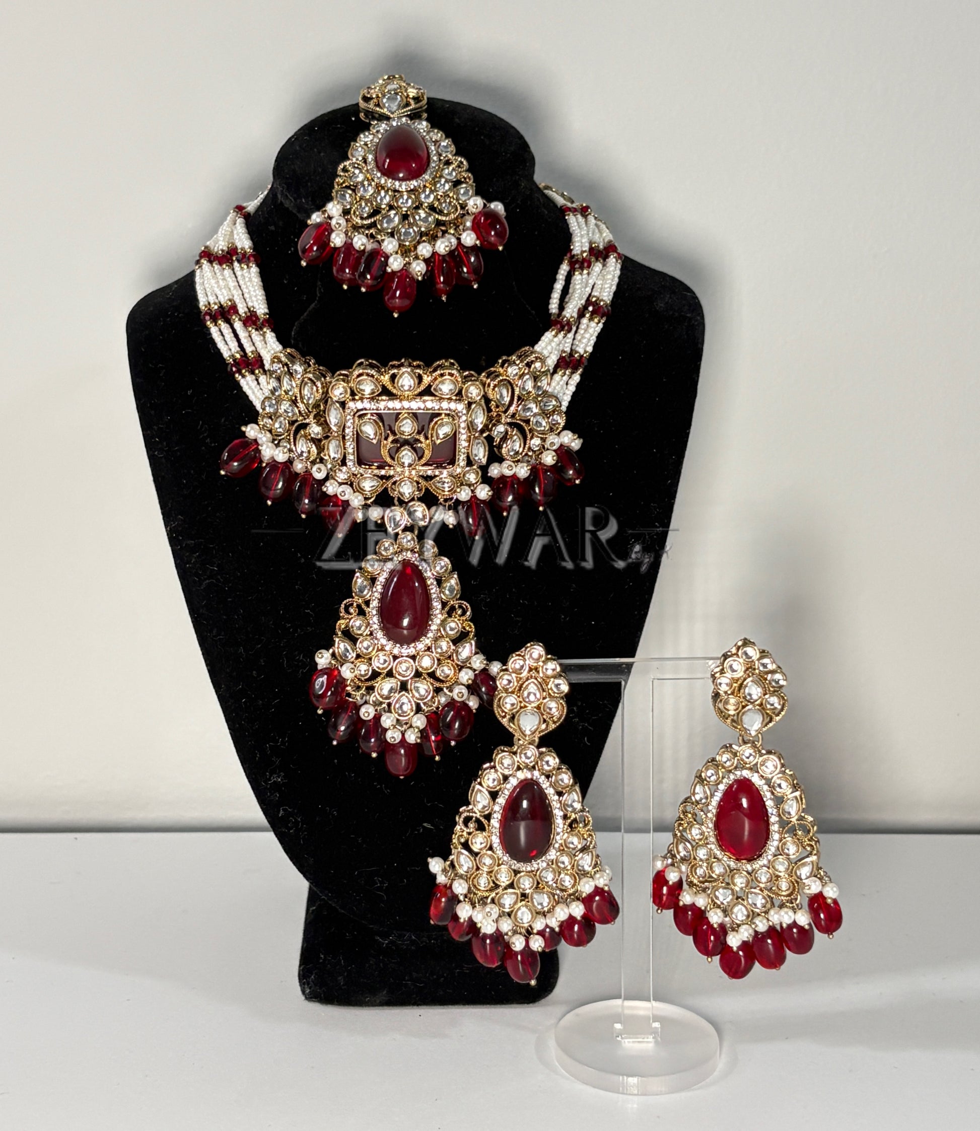MANAAL | Teardrop Shaped Kundan Set