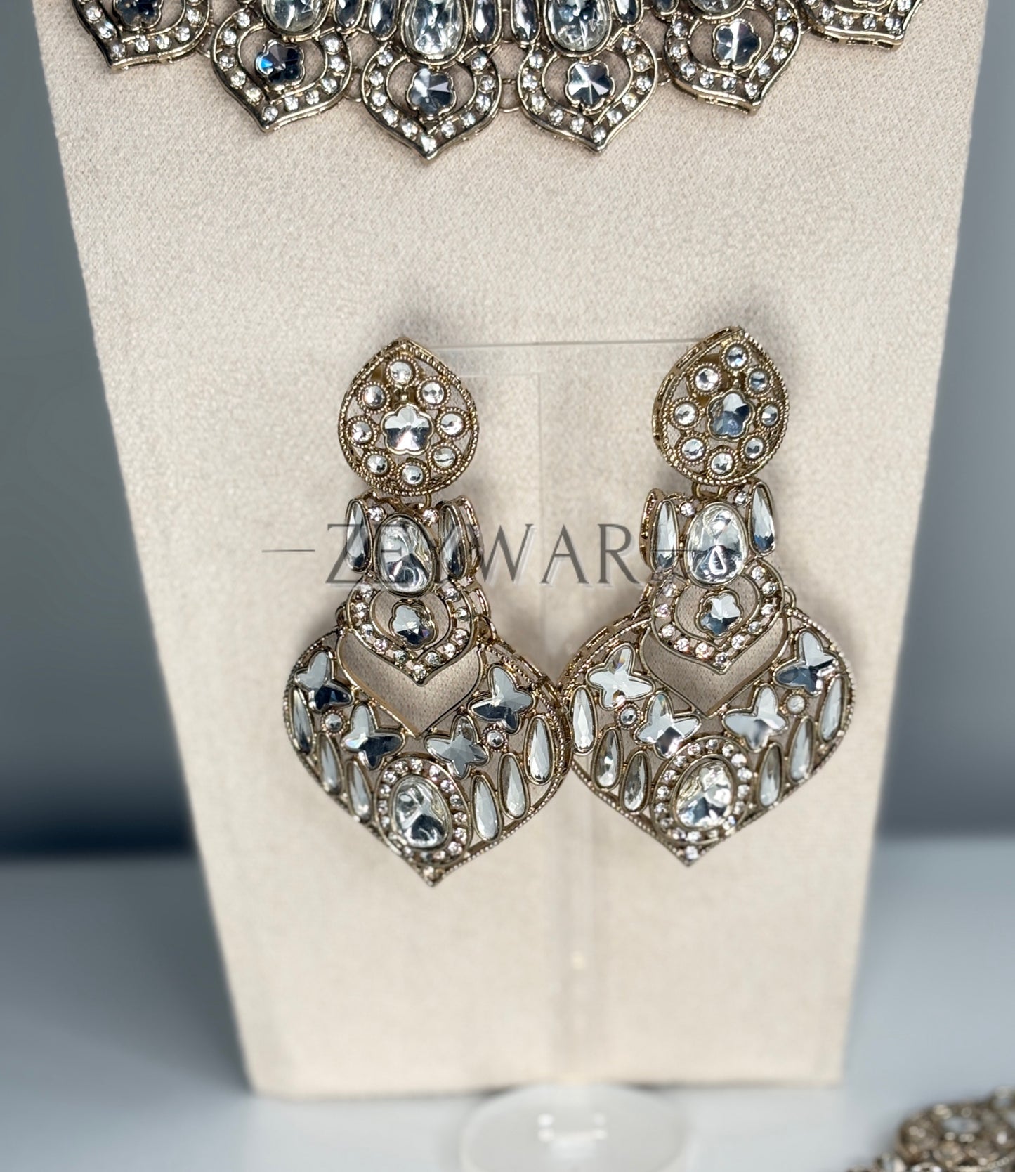 HANIA | Antique Polish AD & Kundan Wide Neck Bridal Set