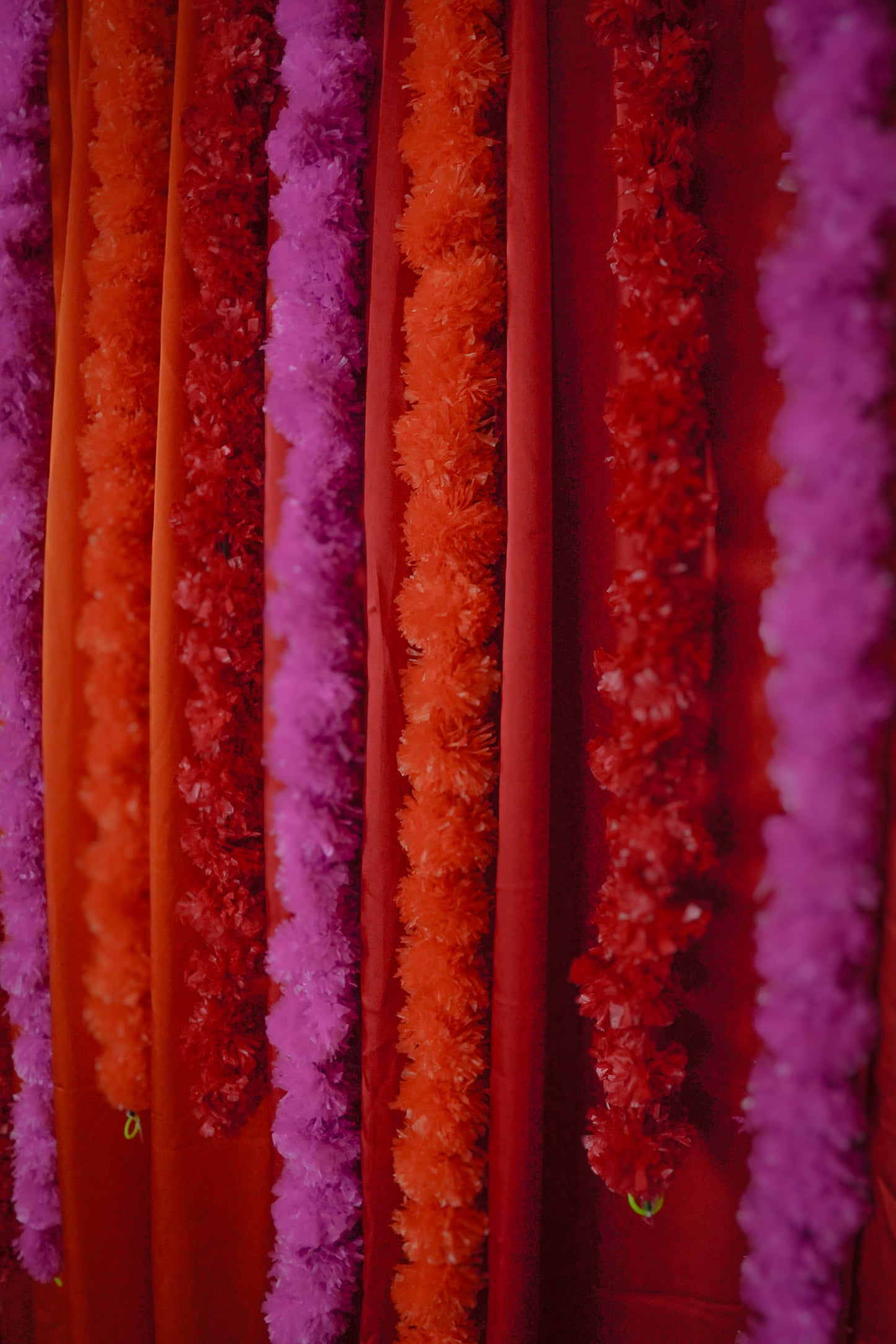 Mehendi Laga Ki Rakhna - Read Description