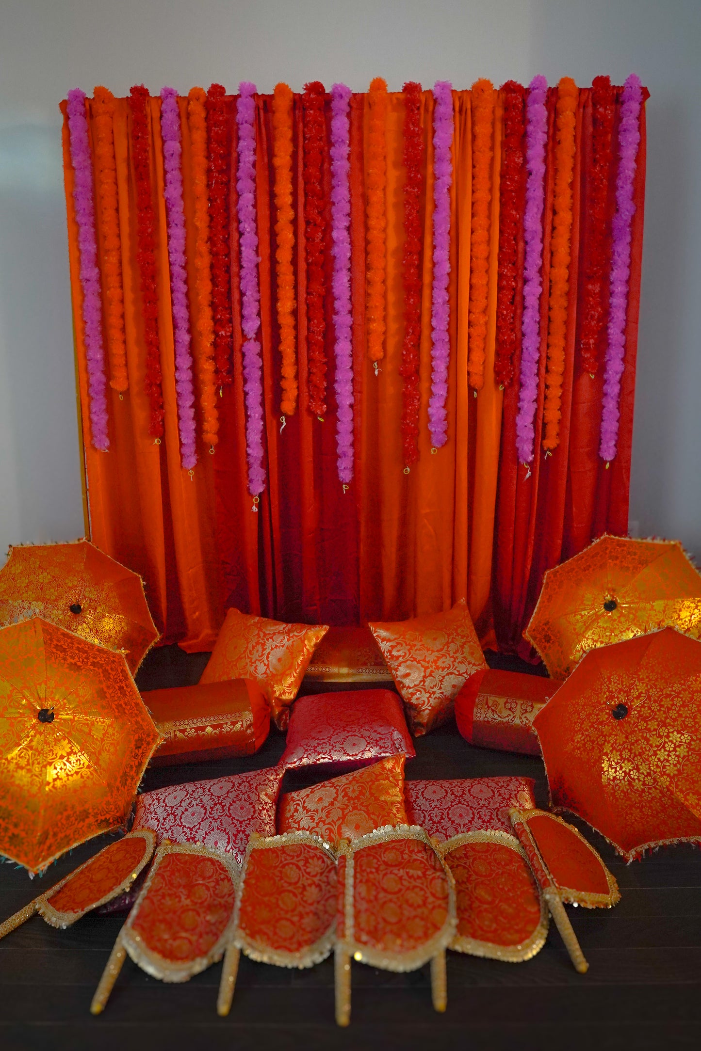 Mehendi Laga Ki Rakhna - Read Description