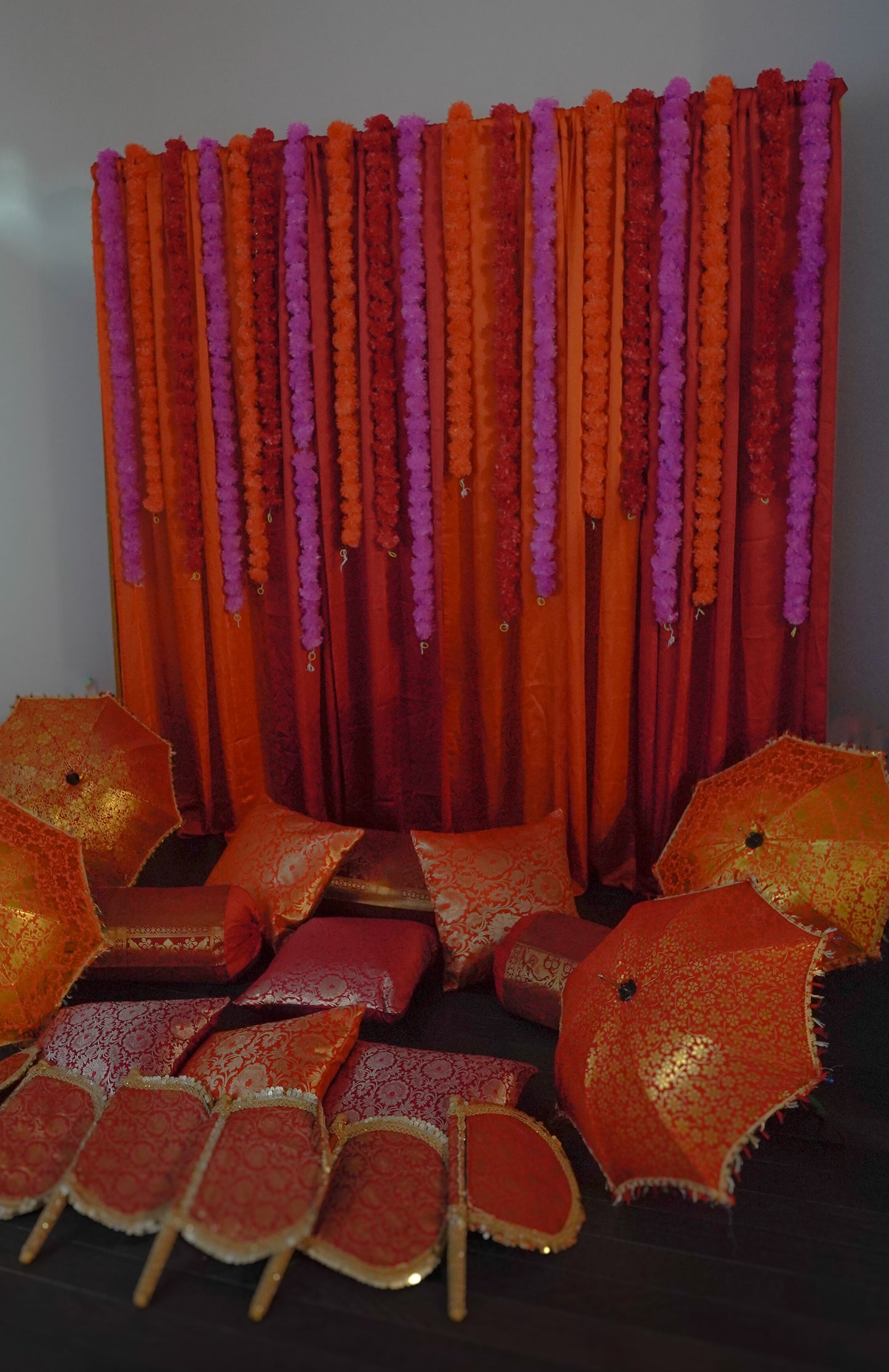 Mehendi Laga Ki Rakhna - Read Description